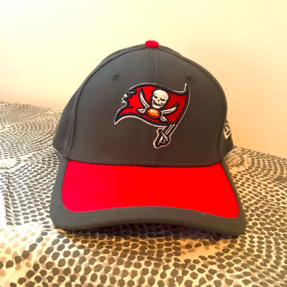 Buccaneers elastic fit hat